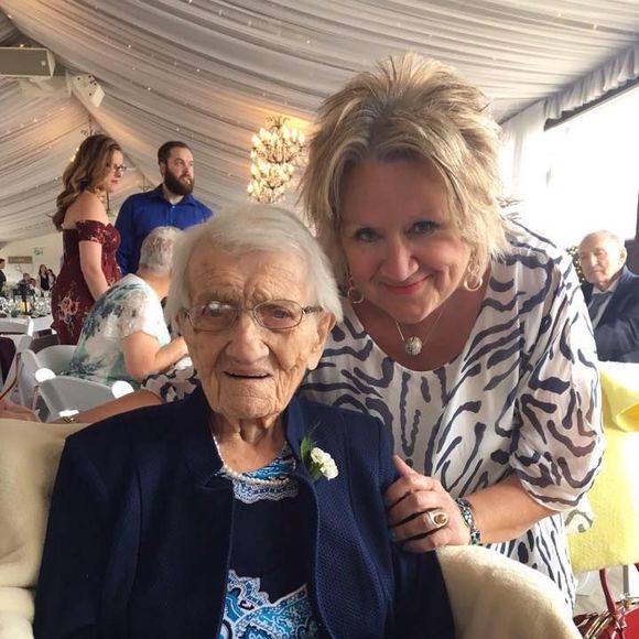 Meet your Posher, Cindi - Picture 1 of 1